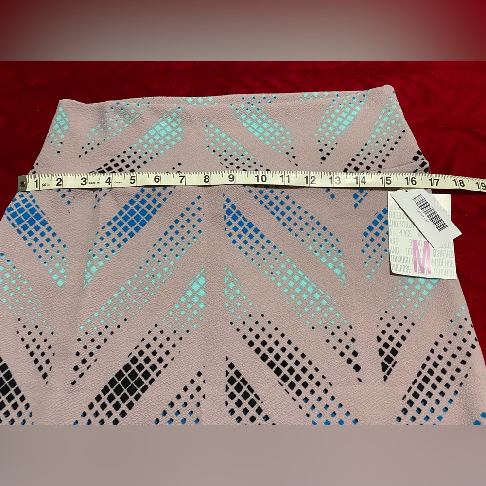 CLOSET CLEAR OUT ON ALL LULAROE MAKE A OFFER BUNDLE NWT MEDIUM STRETCH HIGHWAIST - Picture 3 of 11